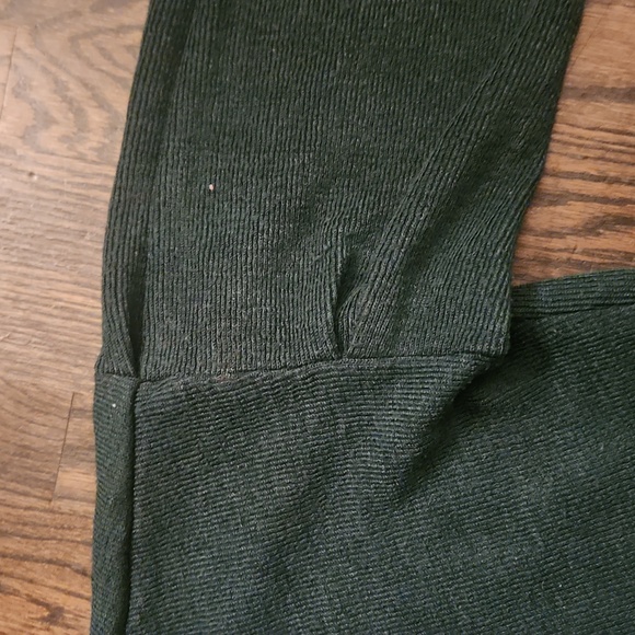 Lot 2 Womens Sweaters - Picture 5 of 5